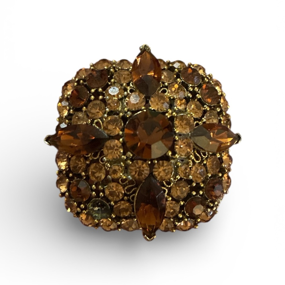 Signed Lisner Rootbeer Domed Crystal Brooch